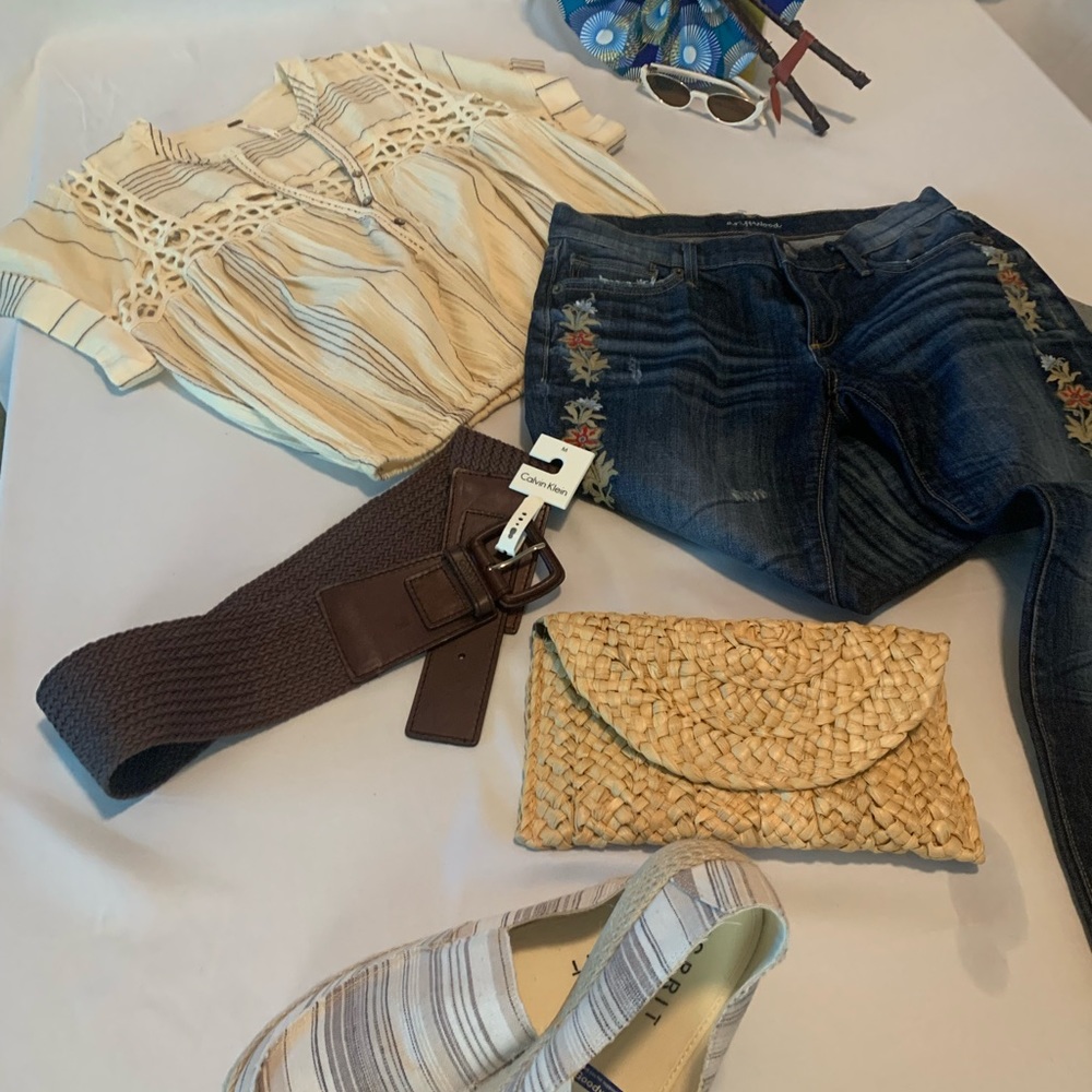 Brown Belt with Rectangular Buckle embroidered Jeans and flashy Top